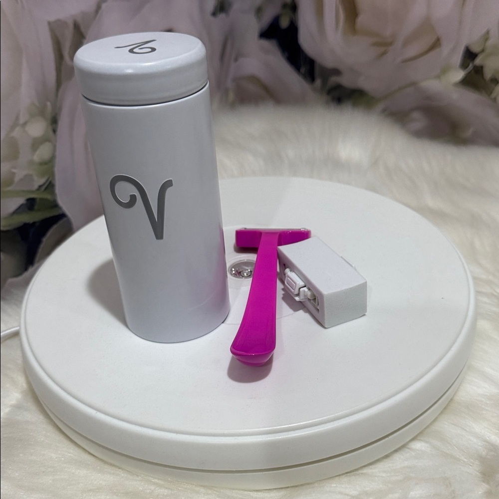 V- Pink Razor - Picture 3 of 3
